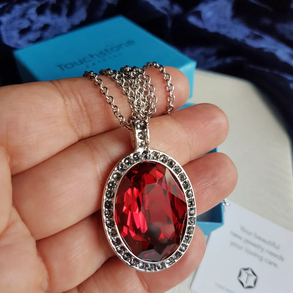 Swarovski #red touchstone